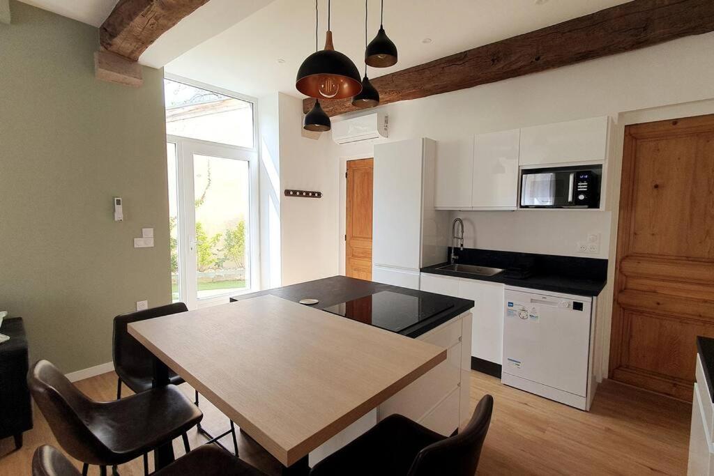 Classe 4 Etoiles - Cybele - Centre Ville 2 Chambres, Cour Privative Et Garage Vienne  Exterior photo